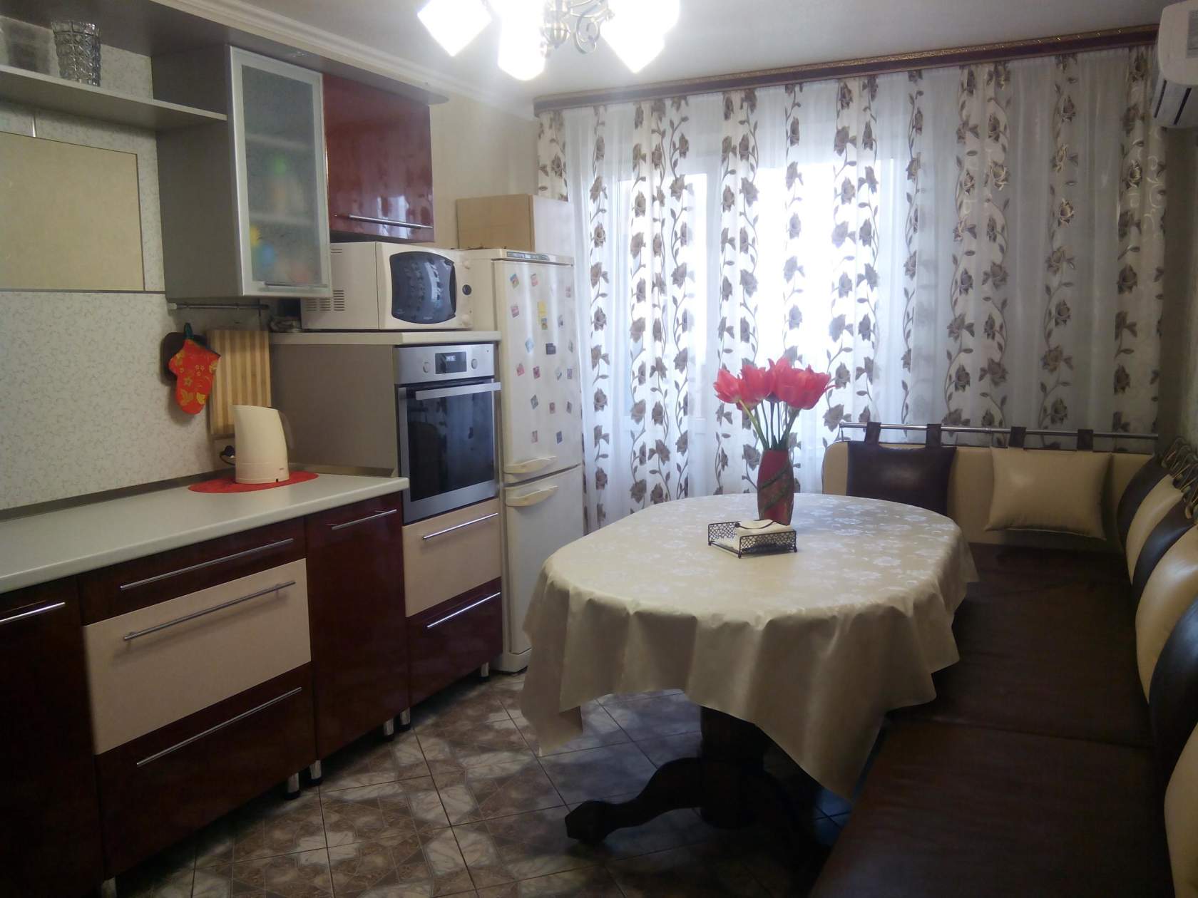 Красно-белая кухня