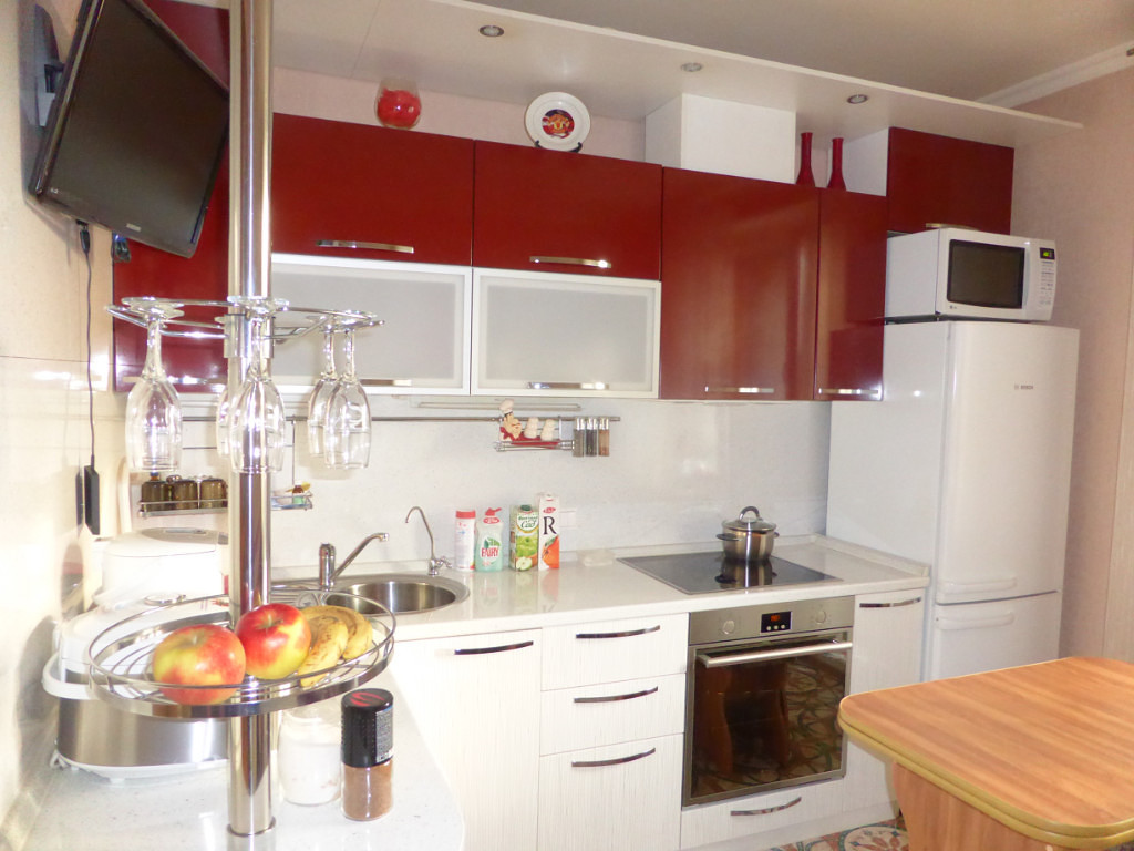 Красно-белая кухня