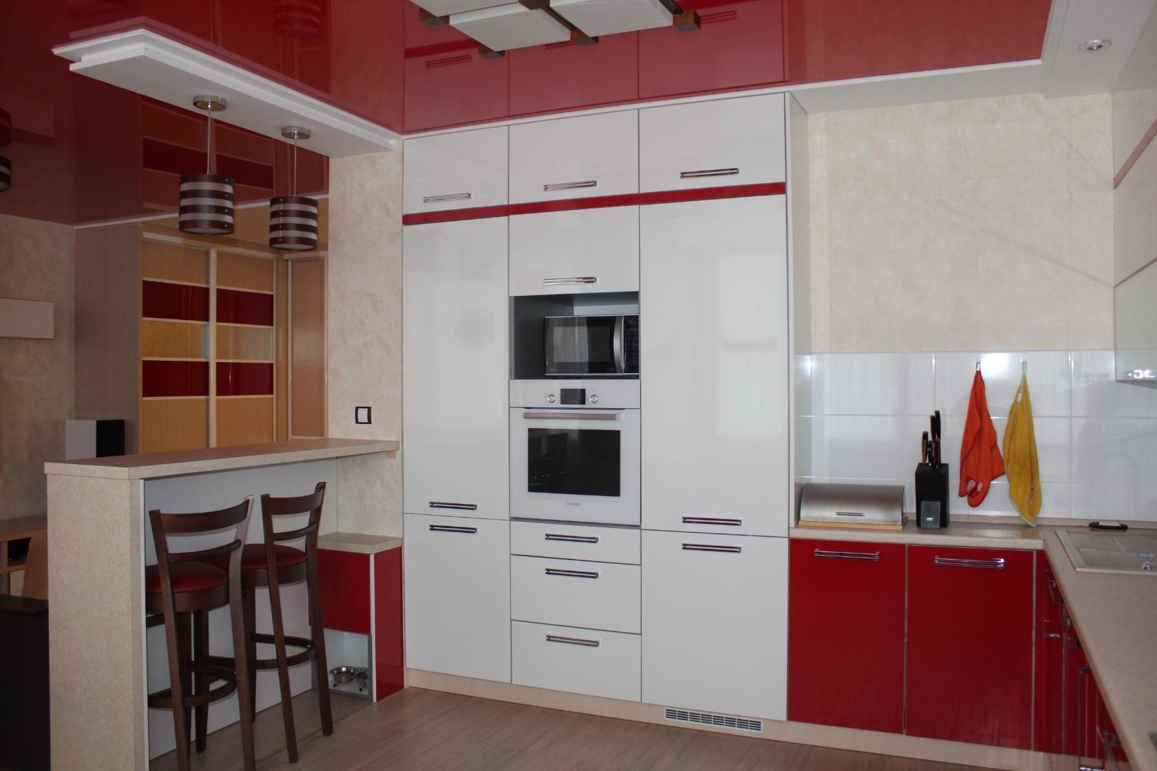 Красно-белая кухня