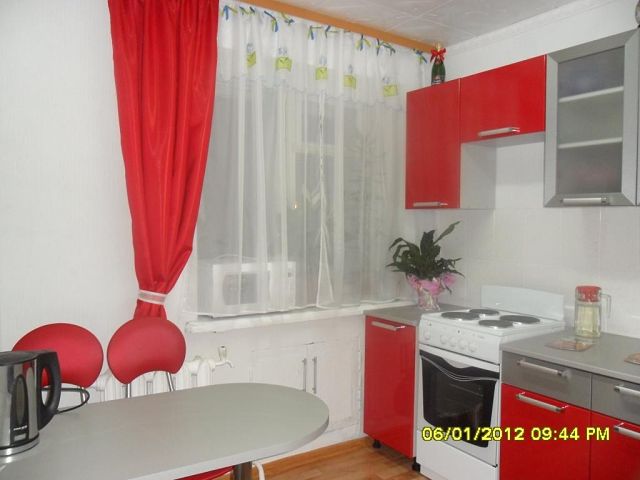 Красно-белая кухня