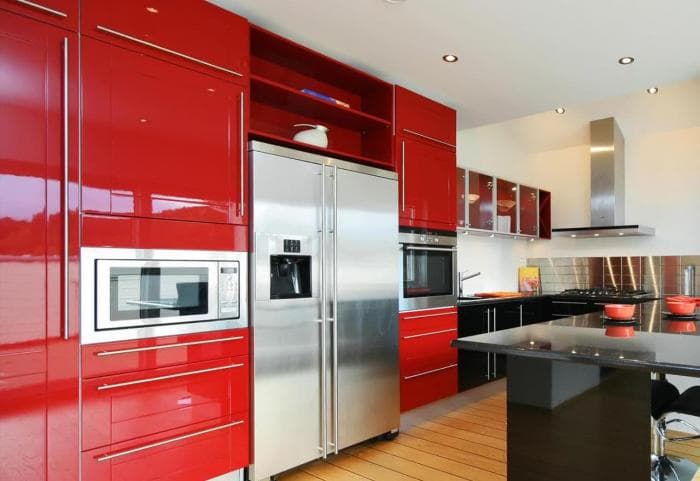 Красно-белая кухня
