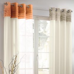 Молочные шторы - фото примеров использования в оформлении дизайна интерьера