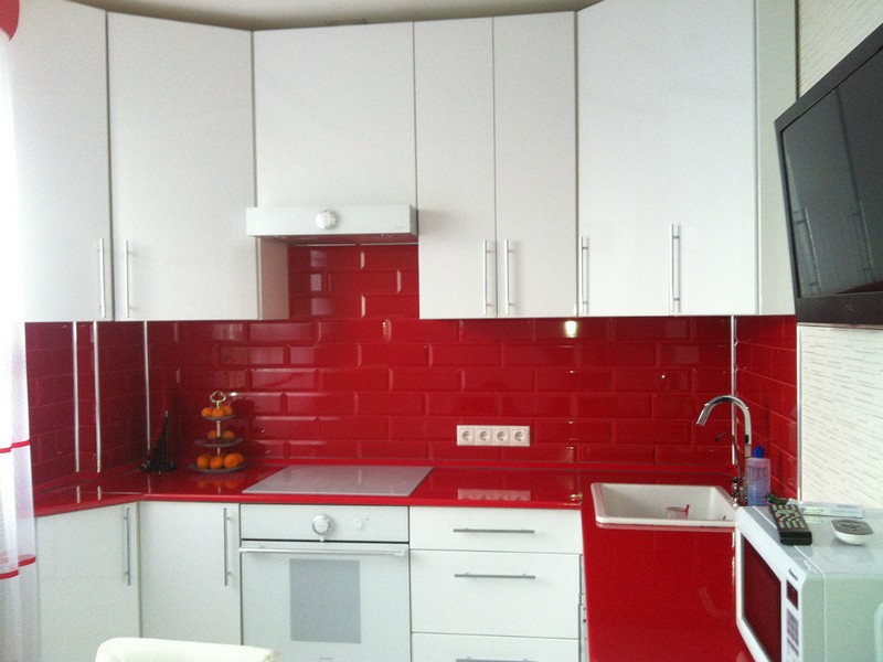Красно-белая кухня