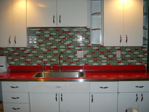 Красно-белая кухня