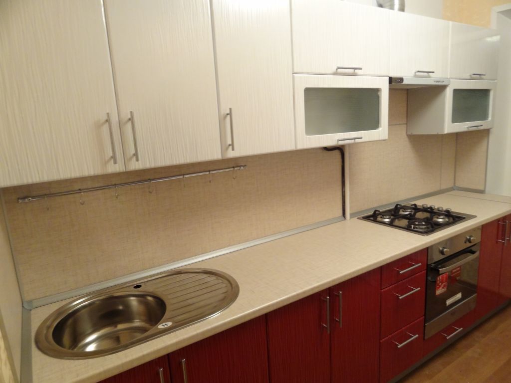 Красно-белая кухня