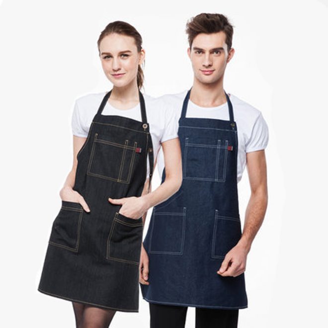 Кухонный фартук из джинсовых брюк