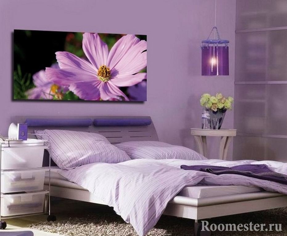 Краска над кроватью