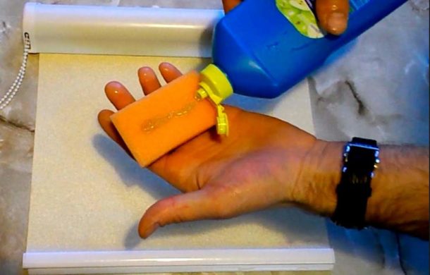 Чистка моющим средством Чистка моющим средством