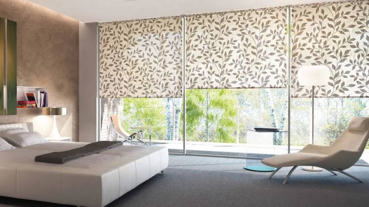 Как выбрать рулонные шторы на пластиковые окна