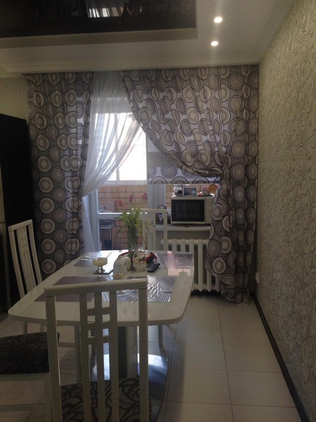 Тюль на кухню: плюсы и минусы, разновидности, реальные фото примеры