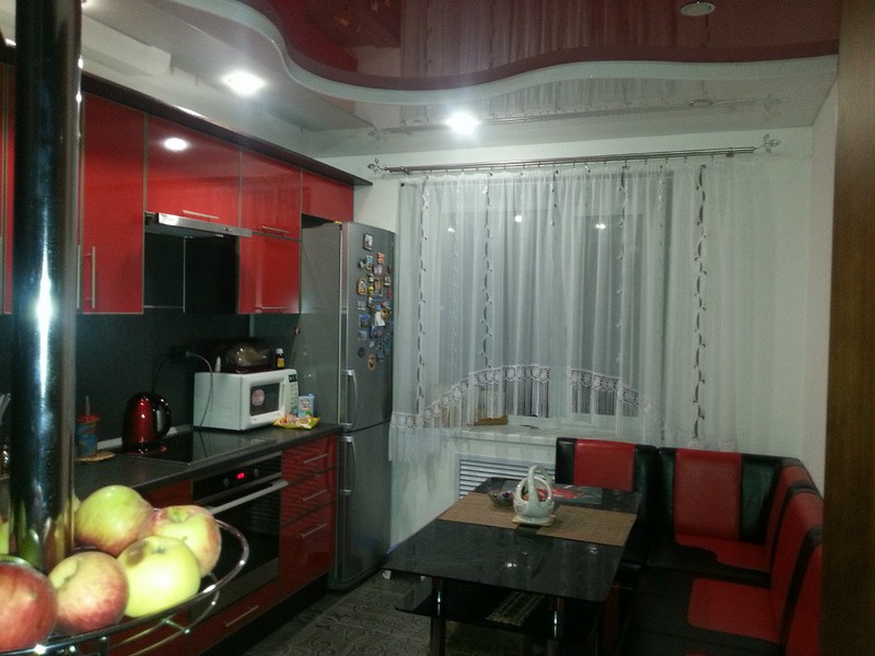 Тюль на кухню: плюсы и минусы, разновидности, реальные фото примеры