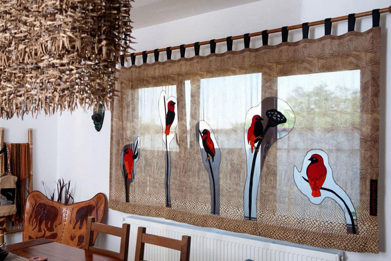 Советы по текстильному оформлению жилья: как красиво повесить шторы, используя разные варианты креплений