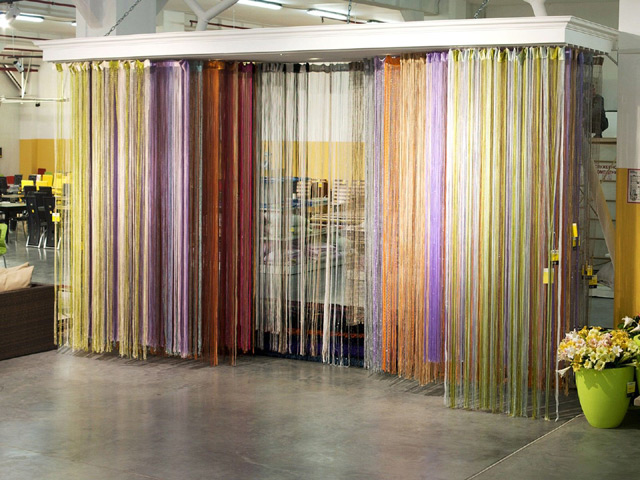 разные цвета штор