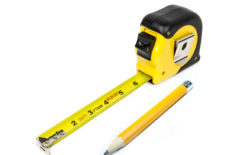 Рулетка и карандаш