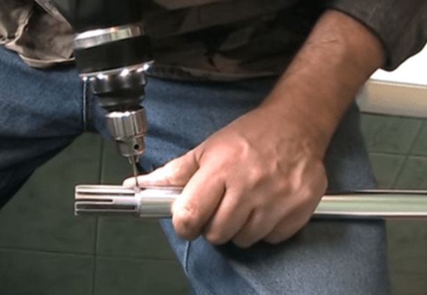 Просверлить отверстие