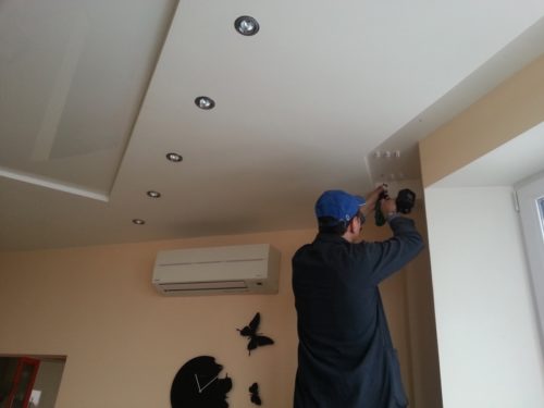 Гибкий потолочный карниз