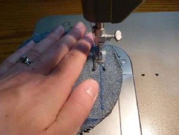 Делаем строчку с помощью швейной машины
