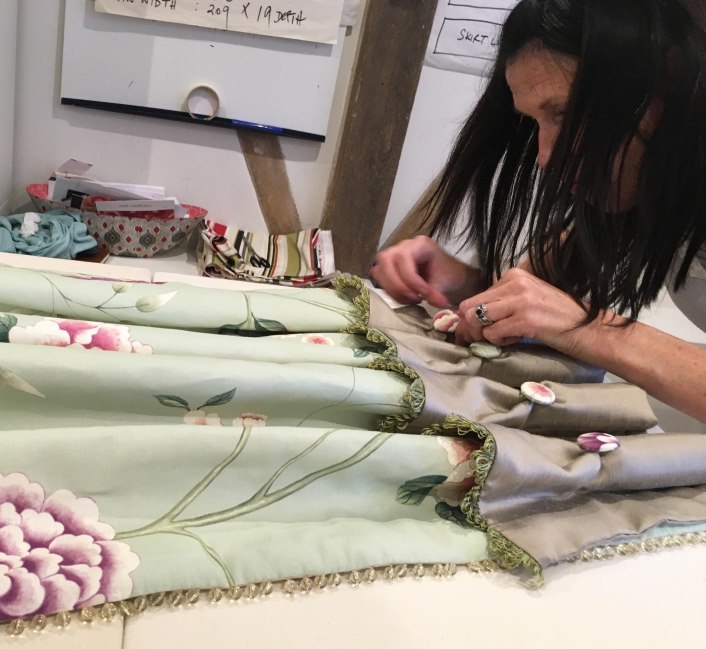 Декор шторы для двери своими руками