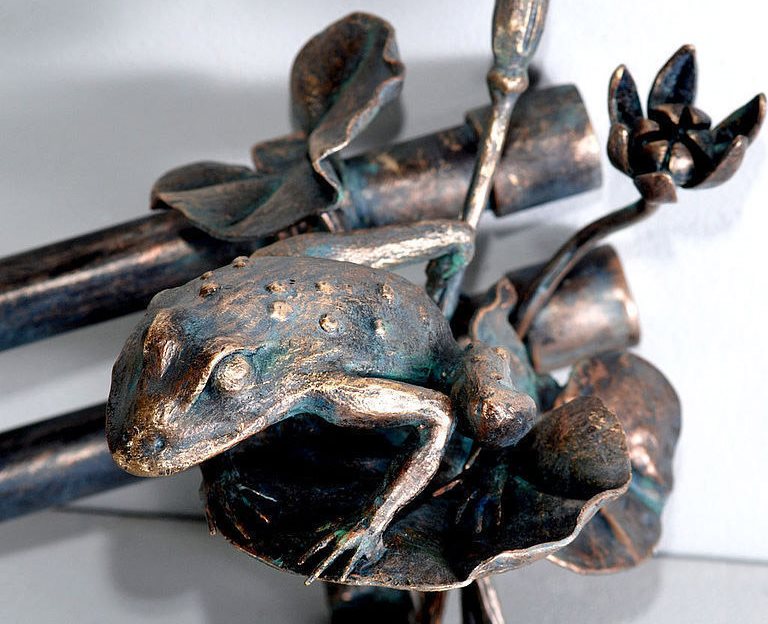 Металлический карниз ручной работы