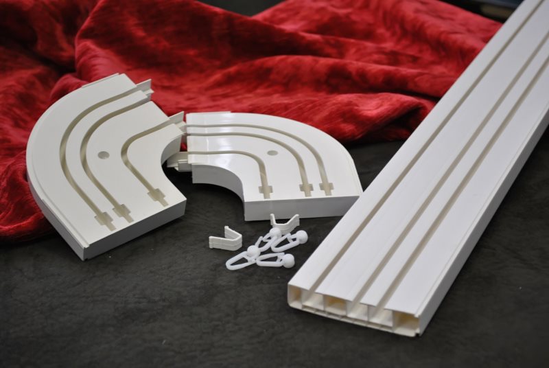 Пластиковые элементы потолочного карниза