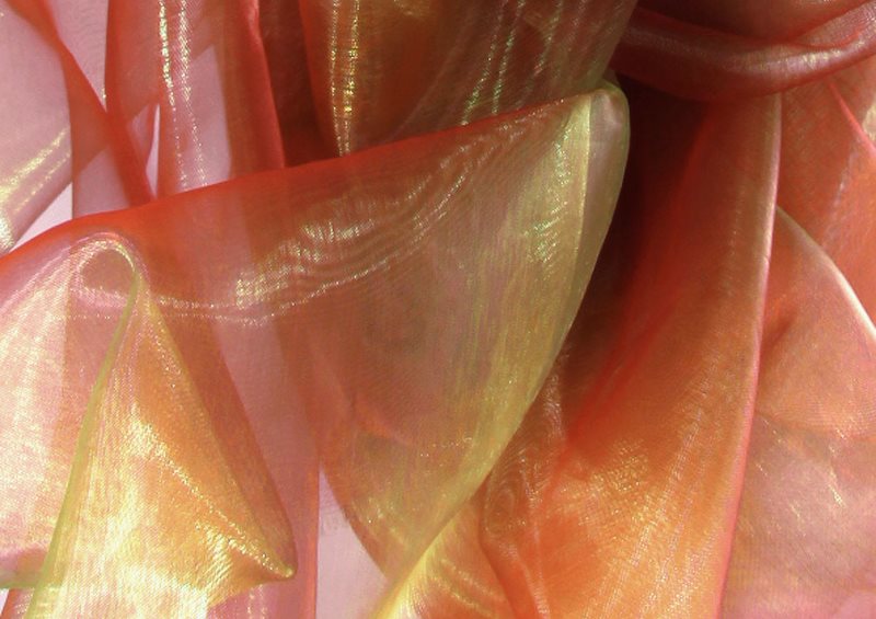 Переливы на цветном тюле из органзы