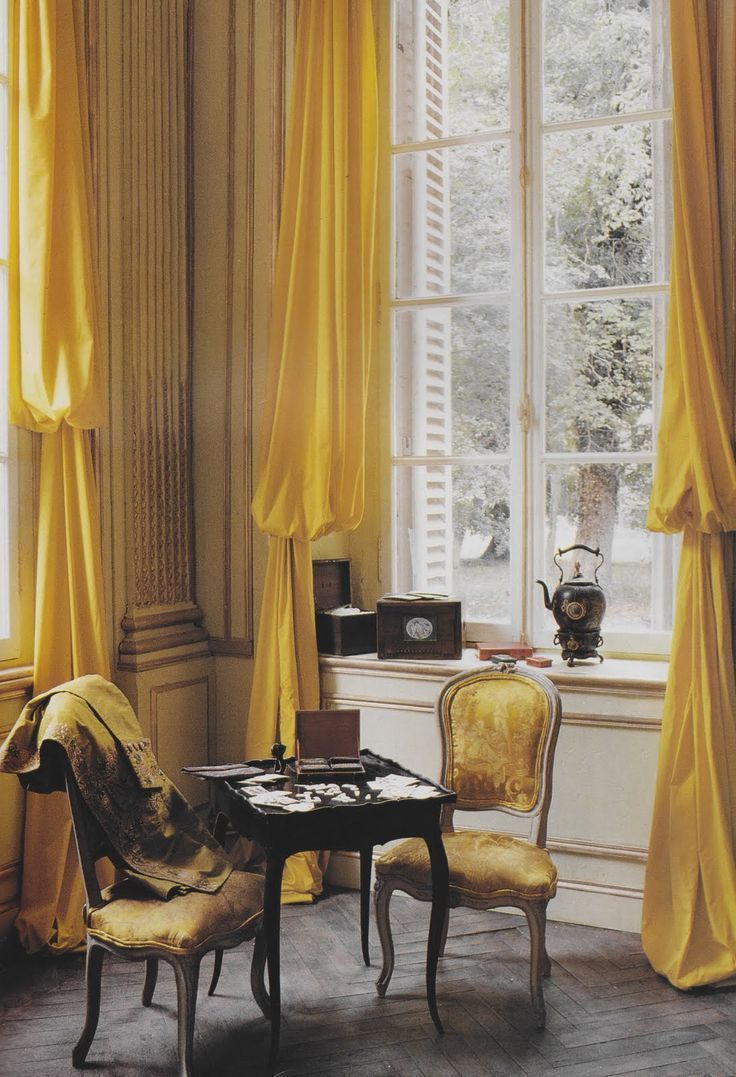Желтые шторы - фото идеальных примеров необычных сочетаний и стильных идей применения
