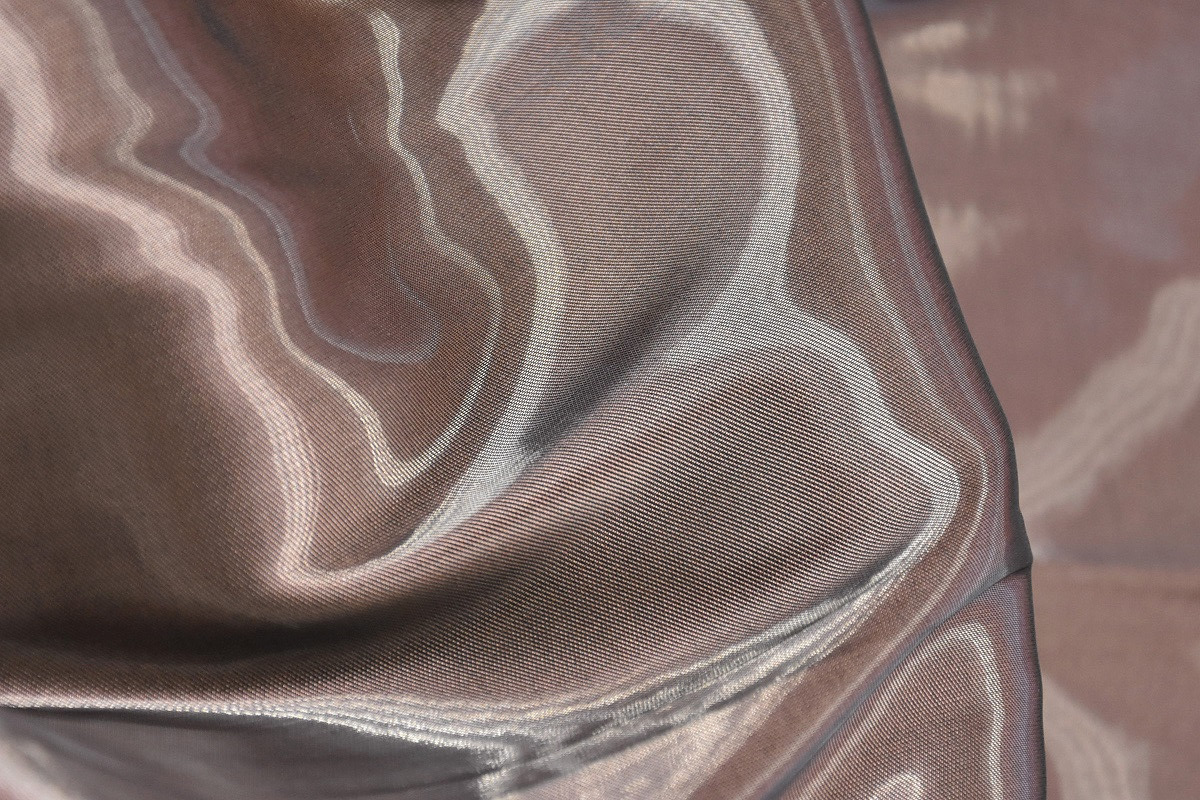 блестящий тюль