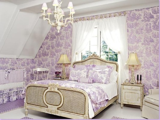 Сиреневые обои: какие шторы выбрать