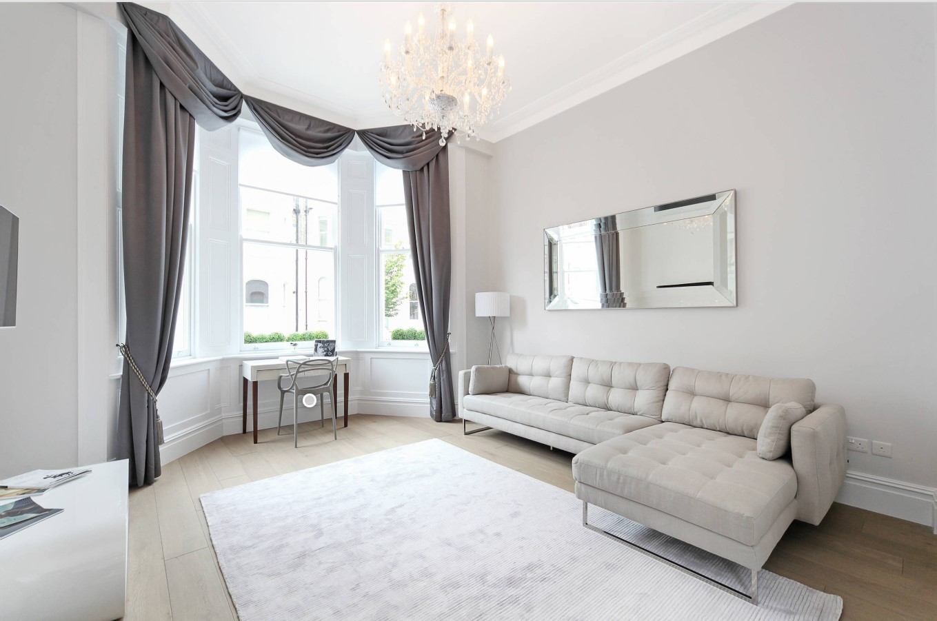 Шторы в гостиную: фото идей, дизайн, стиль, виды, советы по выбору