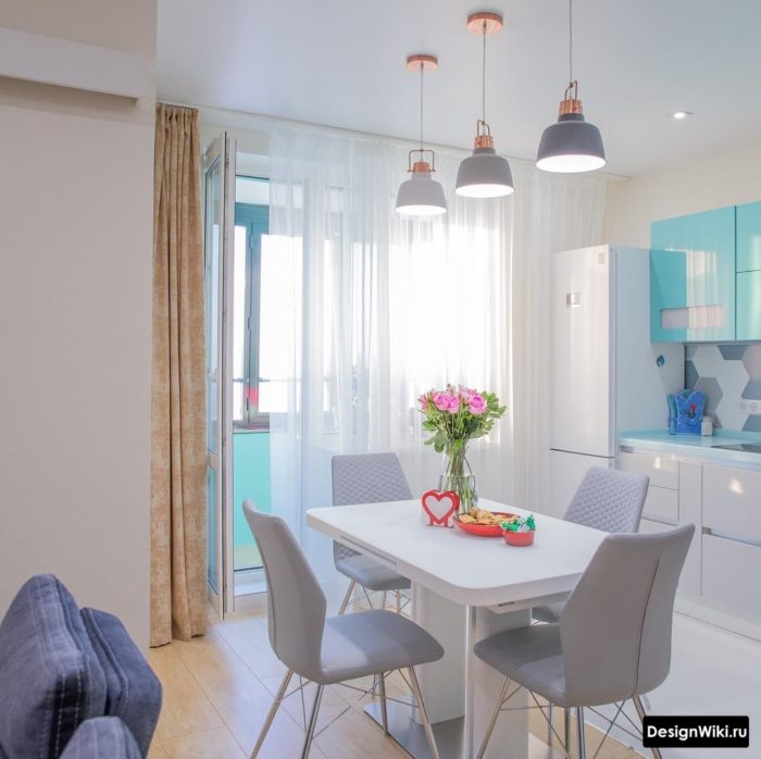 Дизайн штор для современной кухни с балконной дверью