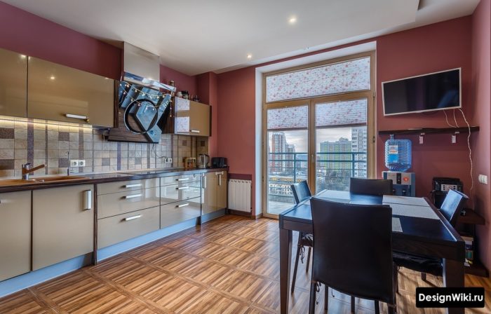 Рулонные шторы на большую балконную дверь на кухне