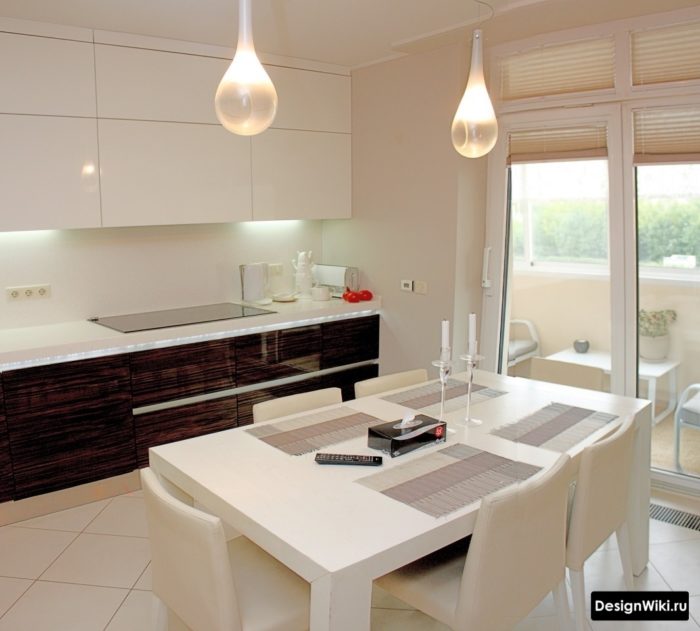 Жалюзи на кухне с балконной дверью