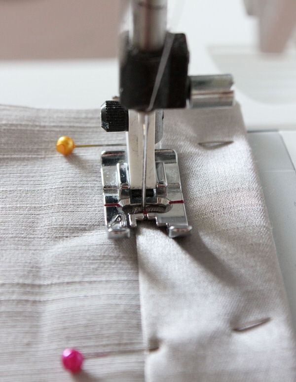 Как сшить наволочку своими руками 50 на 70, 70 на 70, с запахом, на молнии: пошаговая инструкция