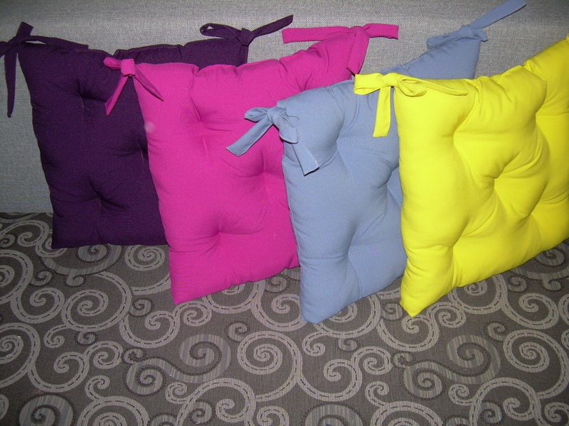 Подушки для дивана своими руками (100 фото)