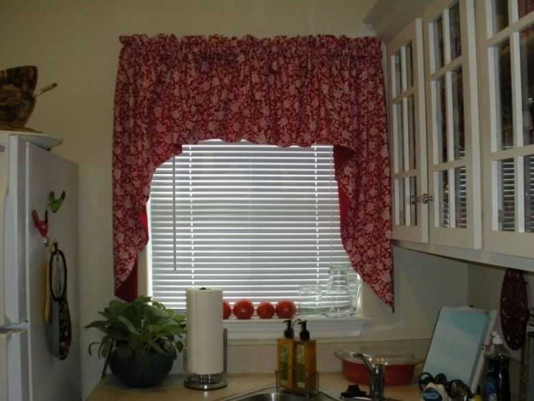 Шторы на кухню: фото идей, новинки, советы по оформлению