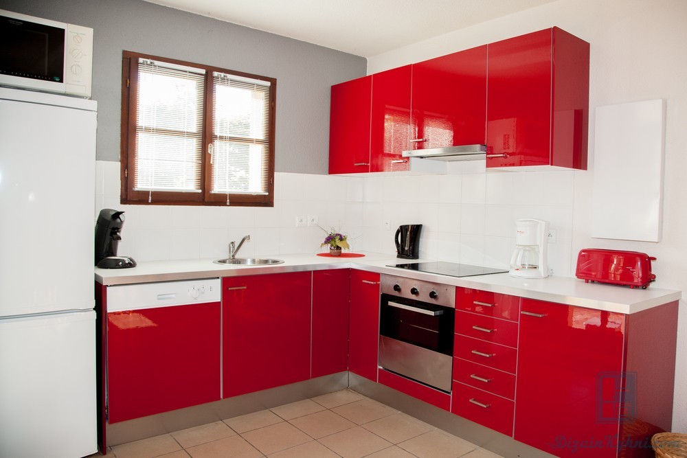 Красно-белая кухня