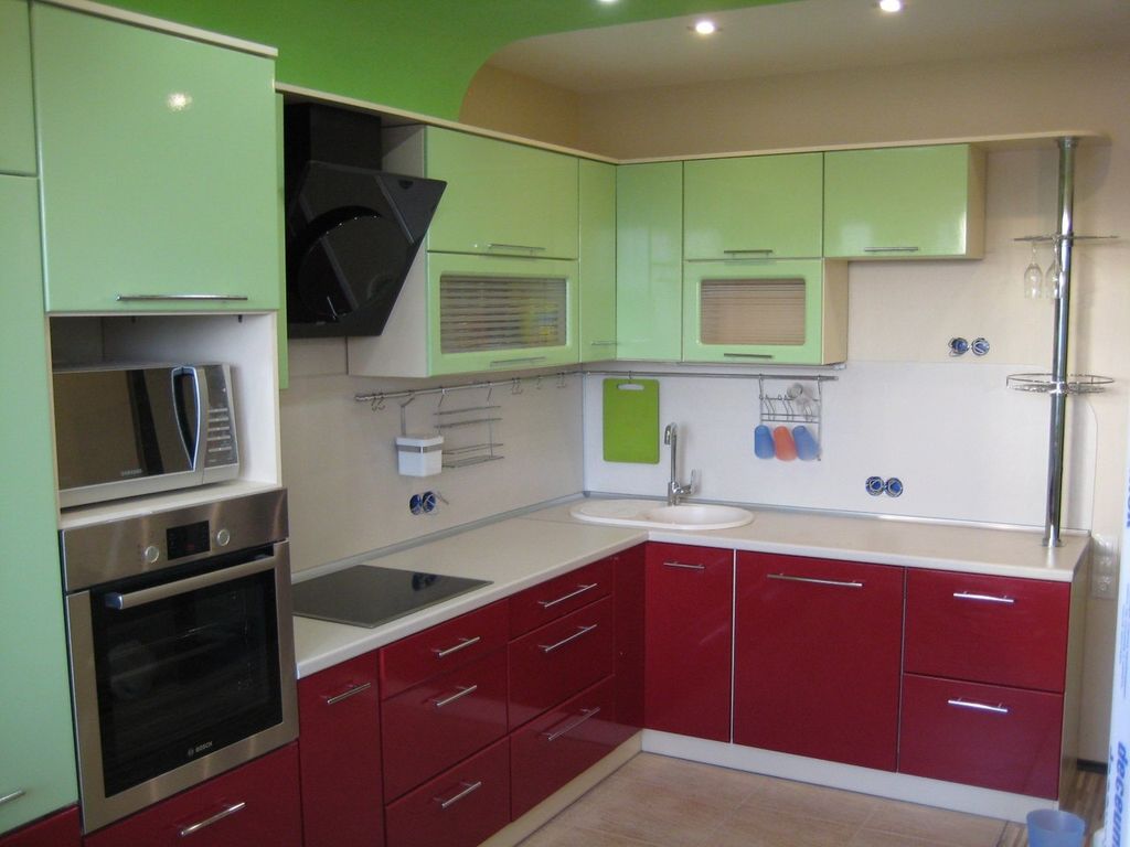 Красно-белая кухня