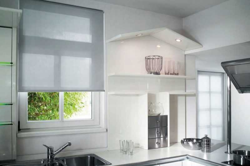 Как выбрать рулонные шторы на пластиковые окна