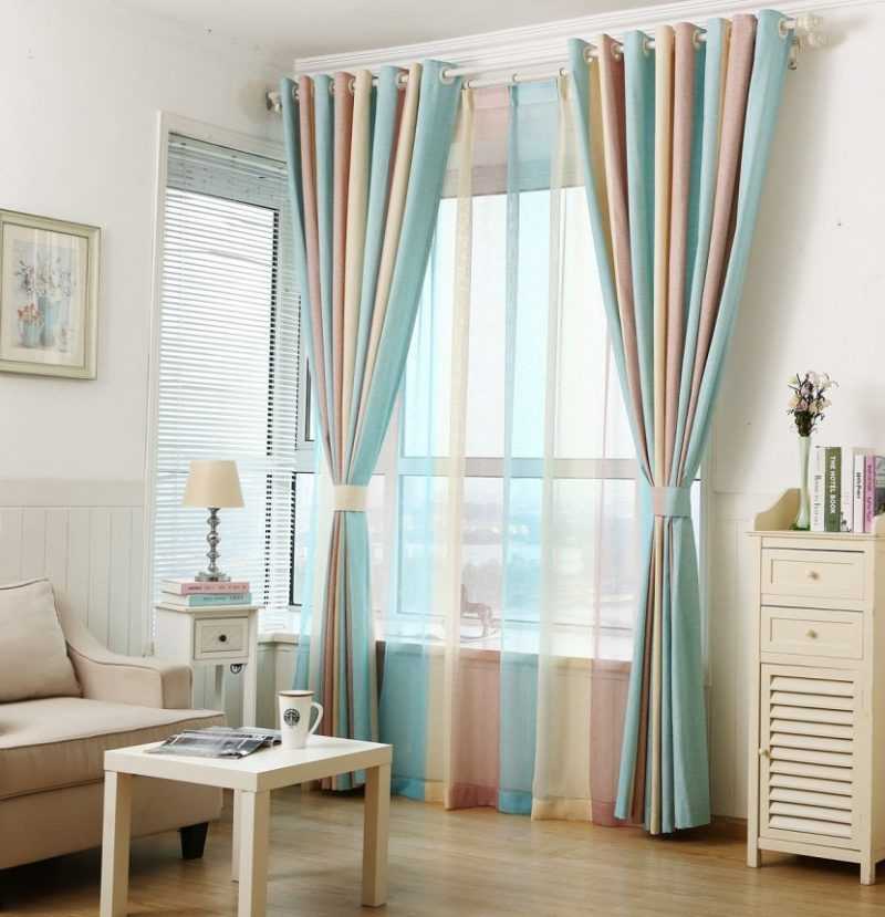 Комбинированные шторы из 2х цветов для гостиной, спальни и зала с переходом, из двух полотен