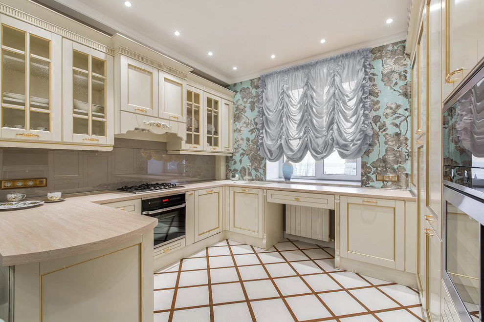 серые шторы на кухне