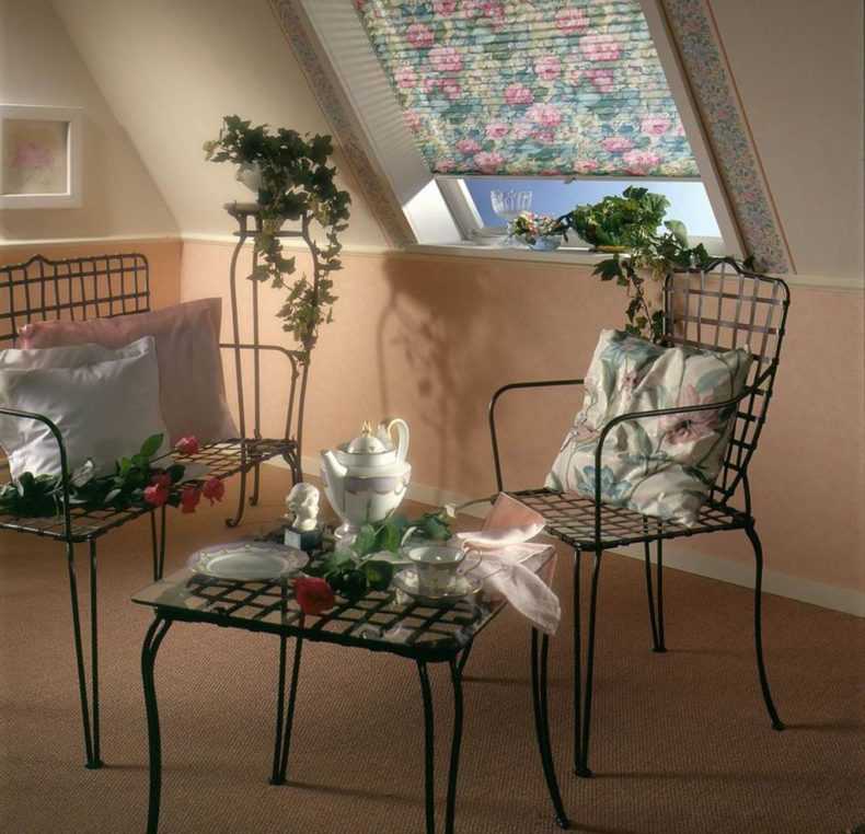 Шторы на мансардные окна — лучшие варианты на скошенные, треугольные окна