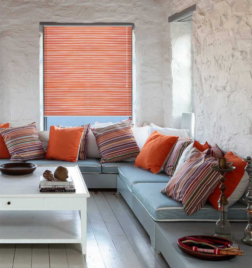 Сочный оранжевый цвет гостиной комнаты - апельсиновая радость