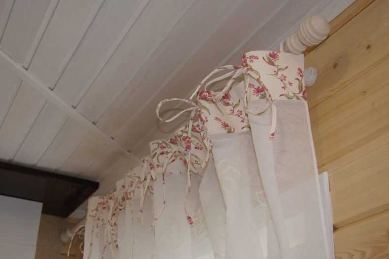 Гостиная с камином в частном доме - фото идей идеально оформленного интереьра