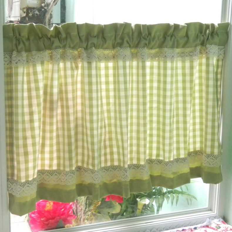 Гостиная с камином в частном доме - фото идей идеально оформленного интереьра