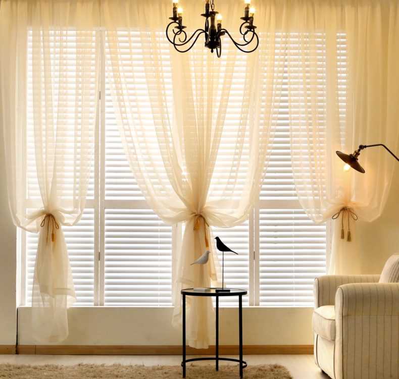 Шторы из органзы на кухню или в гостиную, модели занавесок