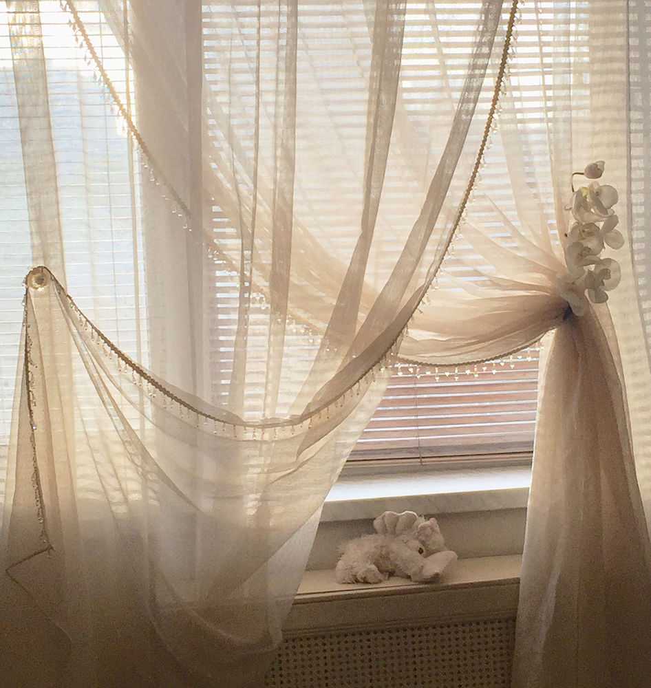 Шторы из органзы на кухню или в гостиную, модели занавесок