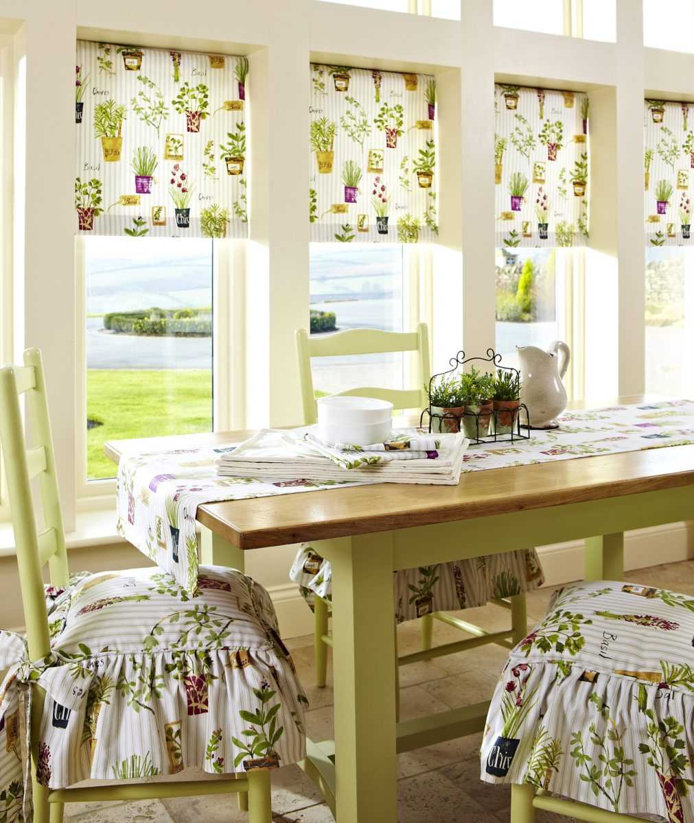 Шторы на дачу в деревянный дом на маленькие окна: оформление занавесками