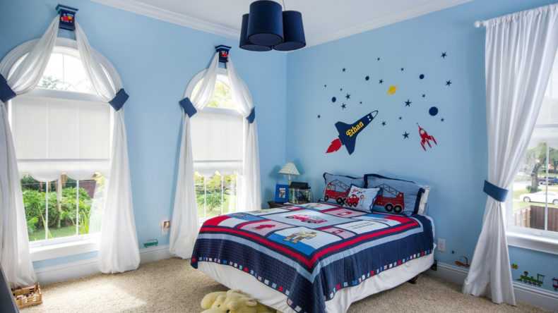 Короткие шторы для детской: виды, материалы