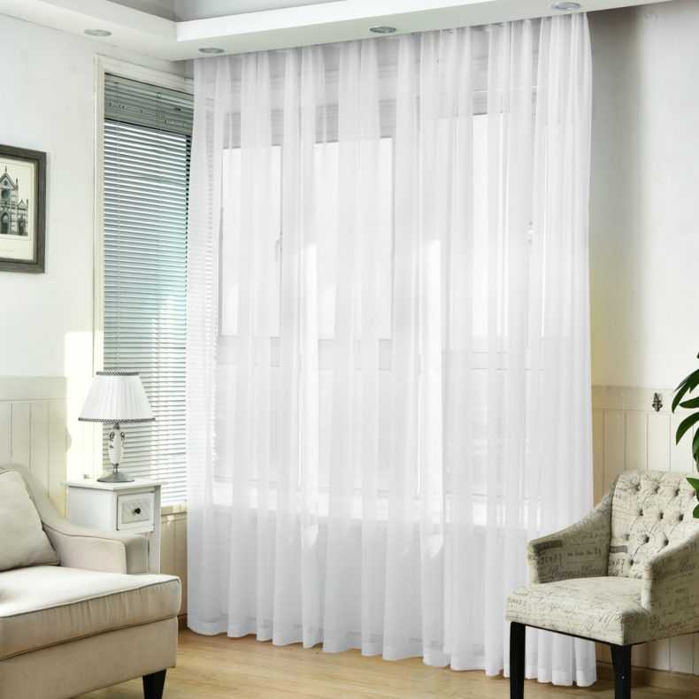 Тюль в гостиную: новинки красивого дизайна для зала