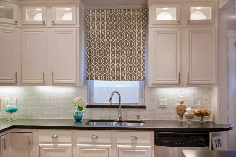 Новинки штор для кухни 2023 года - фото стильных современных штор, модный актуальный дизайн штор для кухни в текущем году